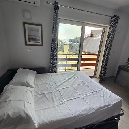 Benny's Mountain 3*